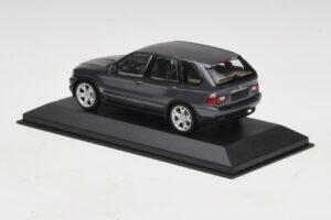 BMW X5 E53 4.4i Сив Металик Заместваща Кутия Minichamps 1:43 80420393166-R1 Метал — снимка 3 от 5