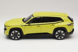 BMW XM G09 Жълт Minichamps 1:18 110023302 Метал — снимка 4 от 8