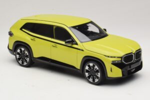 BMW XM G09 Жълт Minichamps 1:18 110023302 Метал — снимка 6 от 8