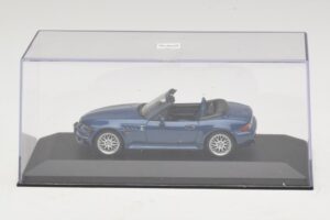 BMW Z3 E36/7 1.8 M Package Син Заместваща Кутия Minichamps 1:43 80429411714-R1 Метал — снимка 4 от 5