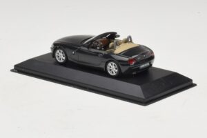 BMW Z4 E85 Черен Металик Заместваща Кутия Minichamps 1:43 80420144055-R1 Метал — снимка 3 от 5