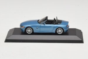 BMW Z4 E85 Светлосин Металик Заместваща Кутия Minichamps 1:43 80420144054-R1 Diecast