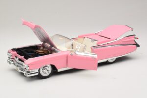 Cadillac Eldorado Biarritz Розов Maisto 1:18 31813-P1 Метал — снимка 2 от 8