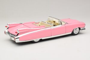 Cadillac Eldorado Biarritz Розов Maisto 1:18 31813-P1 Метал — снимка 3 от 8