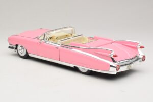Cadillac Eldorado Biarritz Розов Maisto 1:18 31813-P1 Метал — снимка 7 от 8