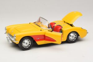 Chevrolet Corvette C1 Кабриолет Жълт Червен Bburago 1:18 3034-M2 Метал — снимка 2 от 8