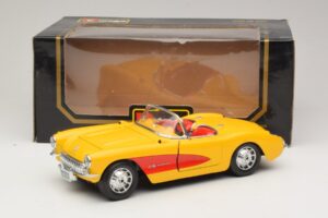 Chevrolet Corvette C1 Кабриолет Жълт Червен Bburago 1:18 3034-M2 Метал — снимка 8 от 8