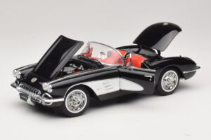 Chevrolet Corvette C1 Tuxedo Black AUTOart 1:18 71142 Diecast — снимка 2 от 8