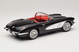 Chevrolet Corvette C1 Tuxedo Black AUTOart 1:18 71142 Diecast — снимка 3 от 8