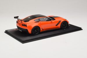 Chevrolet Corvette C7 ZR-1 High Voltage Tint TopSpeed 1:18 TS0147 Смола — снимка 2 от 6