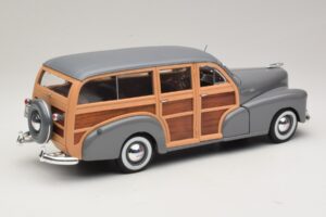 Chevrolet Fleetmaster Woody Сив Maisto 1:18 31854 Метал — снимка 3 от 8