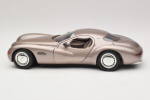 Chrysler Atlantic Бежов Guiloy 1:18 68570 Метал — снимка 4 от 8