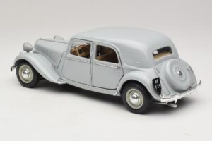 Citroen 15CV Six Сив Maisto 1:18 31837 Метал — снимка 7 от 8