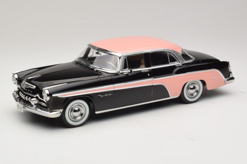 DeSoto Fireflite Sedan Черен & Розов KK-Scale 1:18 KKDC181542 Метал