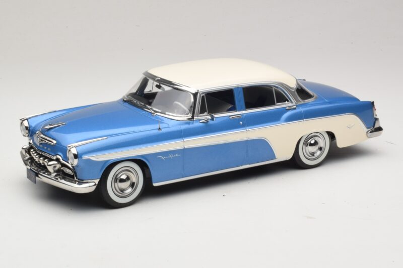 DeSoto Fireflite Sedan Син Металик & Кремав KK-Scale 1:18 KKDC181544 Метал