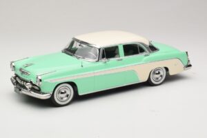 DeSoto Fireflite Sedan Светлозелен & Кремав KK-Scale 1:18 KKDC181543 Метал