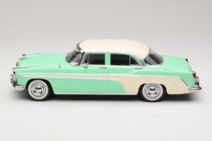 DeSoto Fireflite Sedan Светлозелен & Кремав KK-Scale 1:18 KKDC181543 Метал — снимка 3 от 6