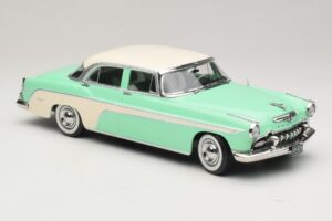 DeSoto Fireflite Sedan Светлозелен & Кремав KK-Scale 1:18 KKDC181543 Метал — снимка 4 от 6