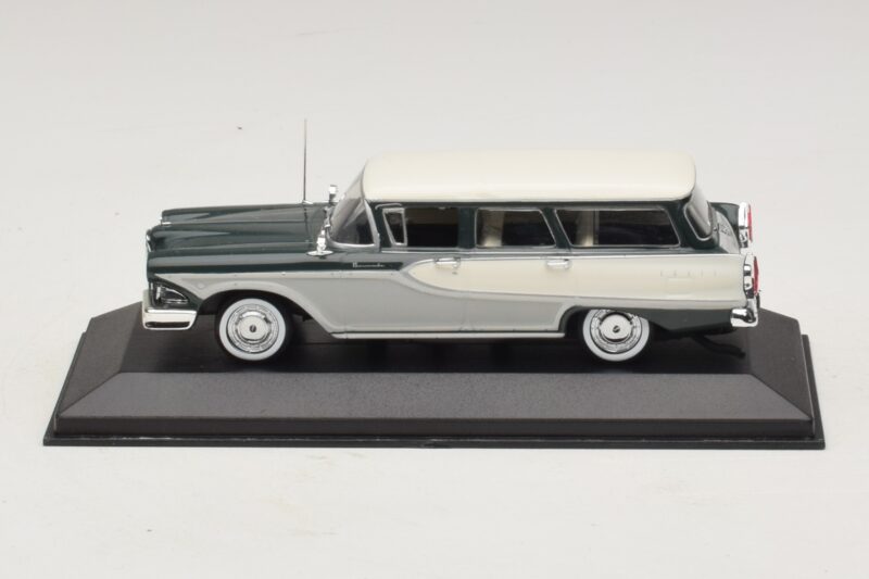 Edsel Bermuda Комби Тъмнозелен Бял Minichamps 1:43 400082013 Метал