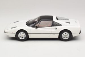 Ferrari 308 GTS Бял MCG 1:18 MCG18664 Метал — снимка 3 от 6