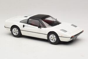 Ferrari 308 GTS Бял MCG 1:18 MCG18664 Метал — снимка 4 от 6