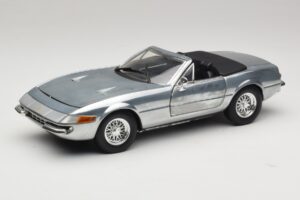 Ferrari 365 GTS Chrome Silver Hot Wheels 1:18 25738 Метал
