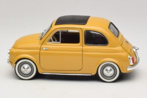 Fiat 500 Жълт Solido 1:18 8042 Метал — снимка 4 от 8