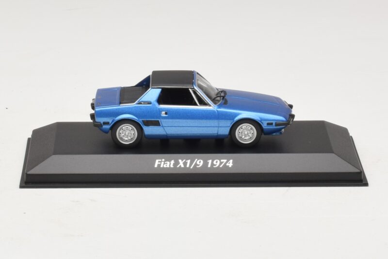 Fiat X1/9 Син Maxichamps 1:43 Fiat X1/9 Син Maxichamps 1:43 940121661 Метал