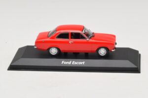 Ford Escort Mk1 Червен Maxichamps 1:43 940081001 Метал