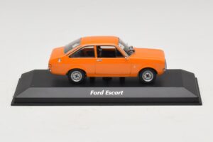 Ford Escort Mk2 Оранжев Maxichamps 1:43 940084101 Метал