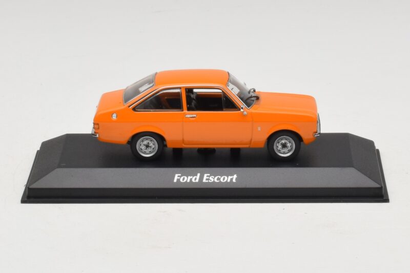 Ford Escort Mk2 Оранжев Maxichamps 1:43 940084101 Метал