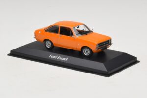 Ford Escort Mk2 Оранжев Maxichamps 1:43 940084101 Метал — снимка 3 от 5