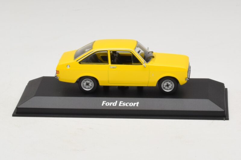 Ford Escort Mk2 Жълт Maxichamps 1:43 940084100 Метал