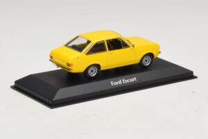 Ford Escort Mk2 Жълт Maxichamps 1:43 940084100 Метал — снимка 2 от 5