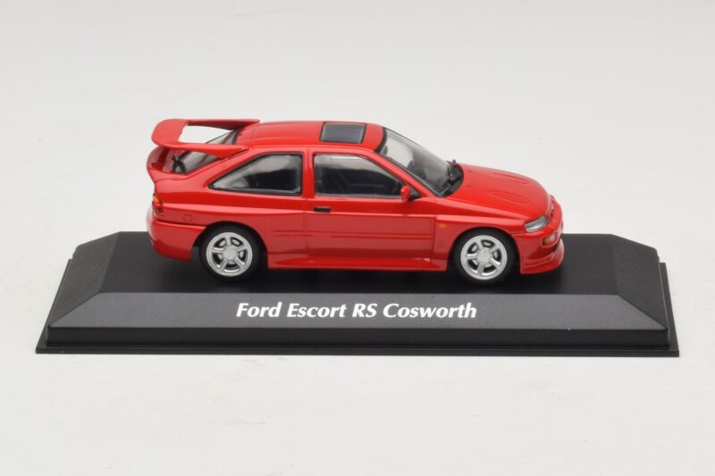 Ford Escort RS Cosworth Червен Maxichamps 1:43 940082100 Метал