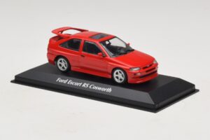 Ford Escort RS Cosworth Червен Maxichamps 1:43 940082100 Метал — снимка 3 от 5