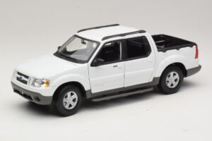 Ford Explorer Sport Trac Бял Maisto 1:18 36891 Метал
