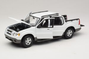 Ford Explorer Sport Trac Бял Maisto 1:18 36891 Метал — снимка 2 от 8