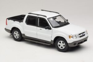 Ford Explorer Sport Trac Бял Maisto 1:18 36891 Метал — снимка 6 от 8