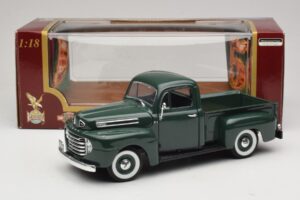 Ford F-1 Зелен Road Legends 1:18 92218 Метал — снимка 8 от 8