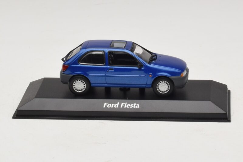 Ford Fiesta Mk4 Син Металик Maxichamps 1:43 940085061 Метал