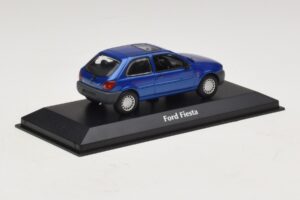 Ford Fiesta Mk4 Син Металик Maxichamps 1:43 940085061 Метал — снимка 2 от 5