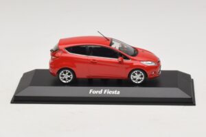 Ford Fiesta Mk7 Червен Maxichamps 1:43 940088000 Метал