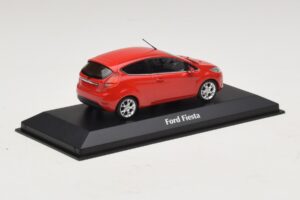 Ford Fiesta Mk7 Червен Maxichamps 1:43 940088000 Метал — снимка 2 от 5