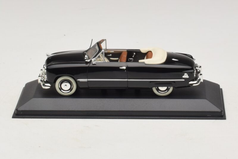 Ford FL Кабриолет Черен Minichamps 1:43 400082231 Метал
