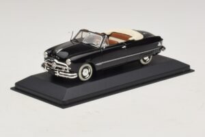 Ford FL Кабриолет Черен Minichamps 1:43 400082231 Метал — снимка 2 от 5