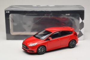 Ford Focus ST Mk2 Червен Minichamps 1:18 110082002 Метал — снимка 8 от 8