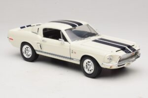 Ford Shelby GT500KR Бял Road Legends 1:18 92168 Метал — снимка 6 от 8
