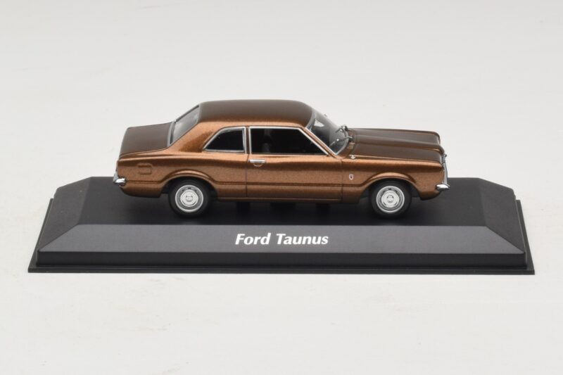 Ford Taunus TC Кафяв Металик Maxichamps 1:43 940081300 Метал
