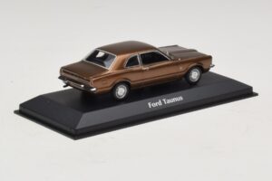 Ford Taunus TC Кафяв Металик Maxichamps 1:43 940081300 Метал — снимка 2 от 5